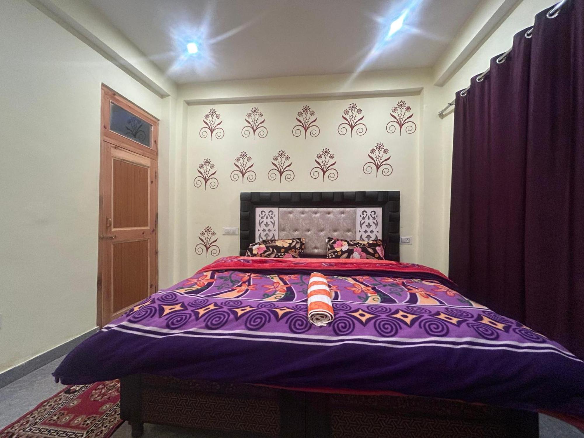 Karma Guest House And Cafe Kalgha 部屋 写真