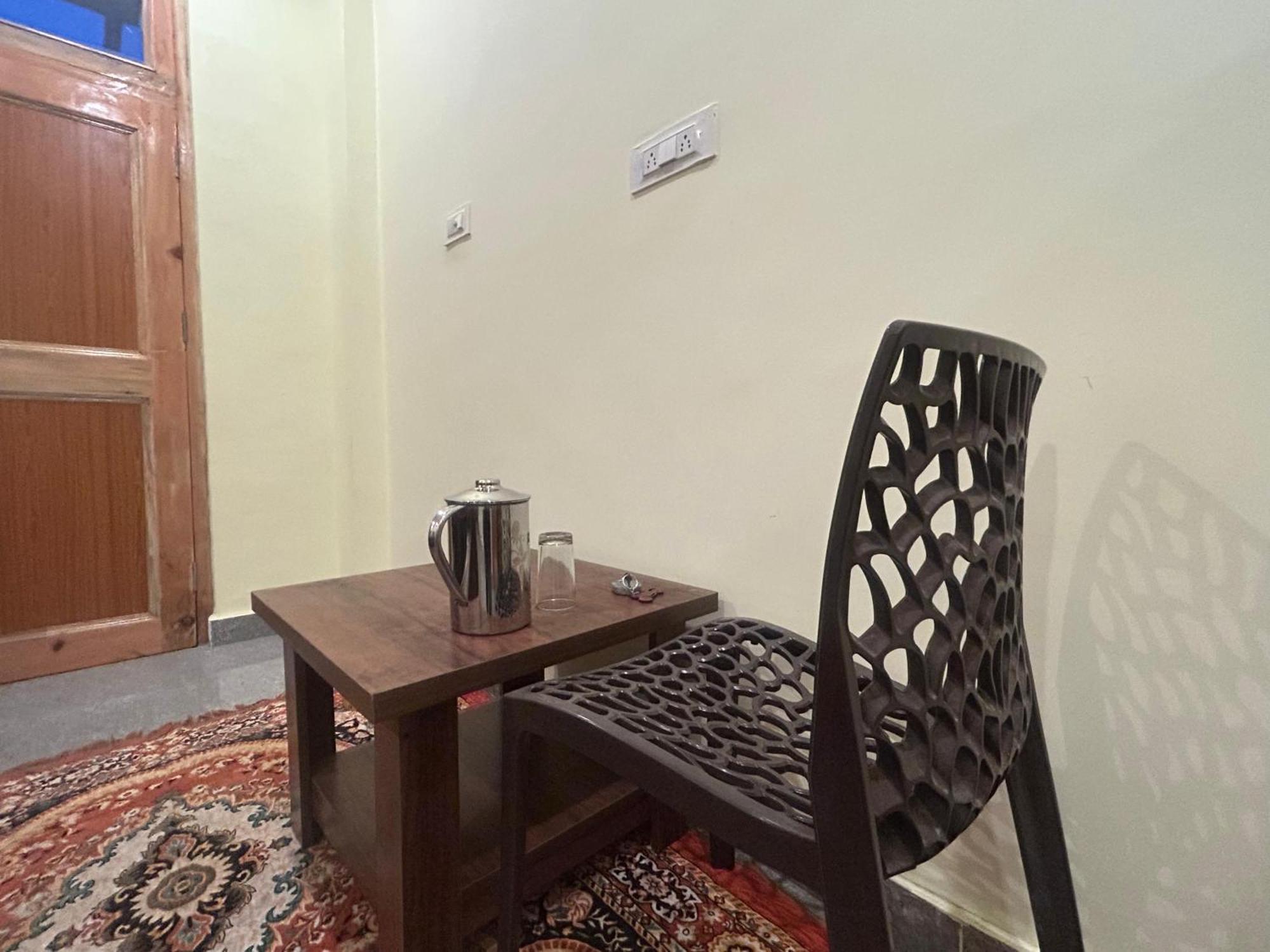 Karma Guest House And Cafe Kalgha 部屋 写真